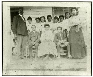 Jonesville school students pose for a picture around 1900. Photo courtesy of WKU Special Collections Library.